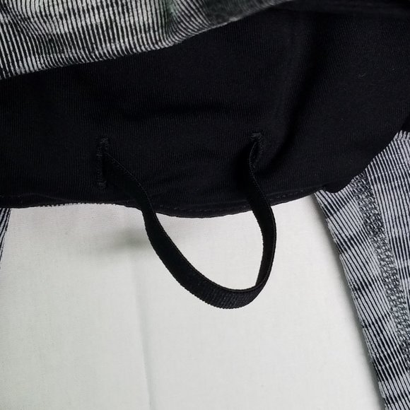 Lululemon Athletica Leggings | Steel Camo | Size 2 - Picture 7 of 10